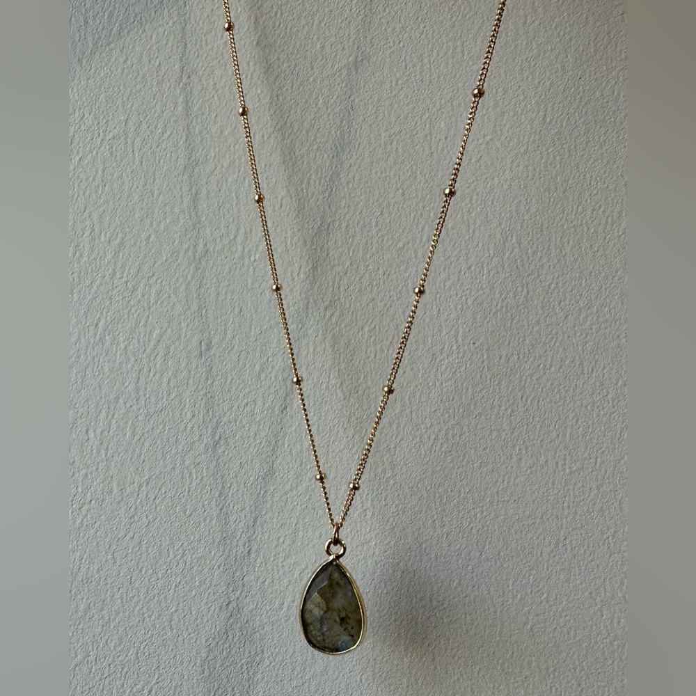 Labradorite Teardrop Pendant on Rose Gold chain. - Picture 4 of 5